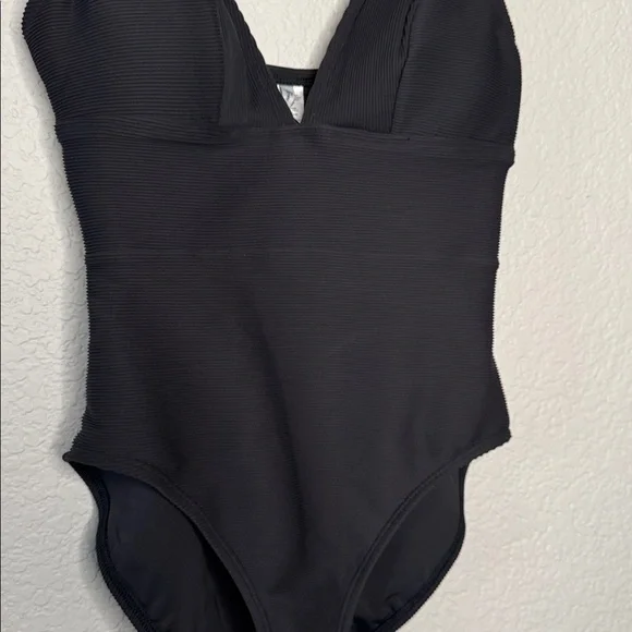 Tommy Bahama Ocean Point V Neck Ribbed One Piece Swimsuit Black 12 Tummy Control - Picture 4 of 8